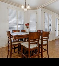 Pub Style Table & Chairs
