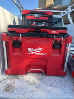 Milwaukee, Pack out with cushion