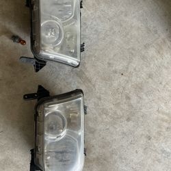 Toyota Sequoia Headlights 