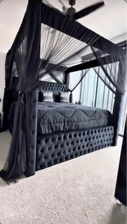 BLACK UPHOLSTERED CANOPY BEDS 🛏️ 🖤😍