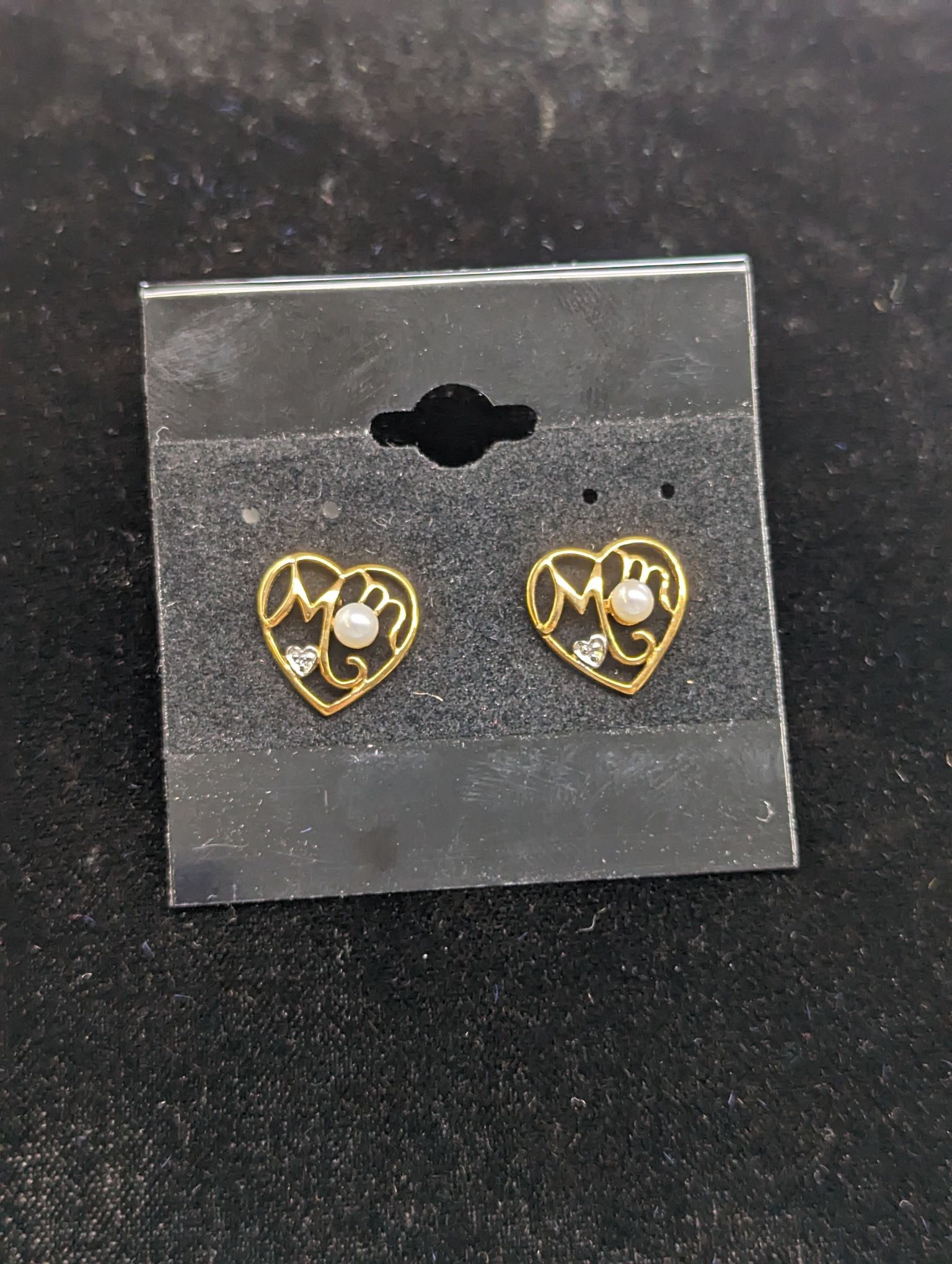 10KT “Mom” Mother’s Day Yellow Gold Heart Earrings with Pearls and Diamonds 