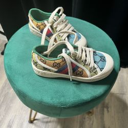 Gucci shoes 10.5 kids 27