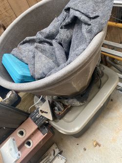 Drive Way Sale  Sat 8-10 Am