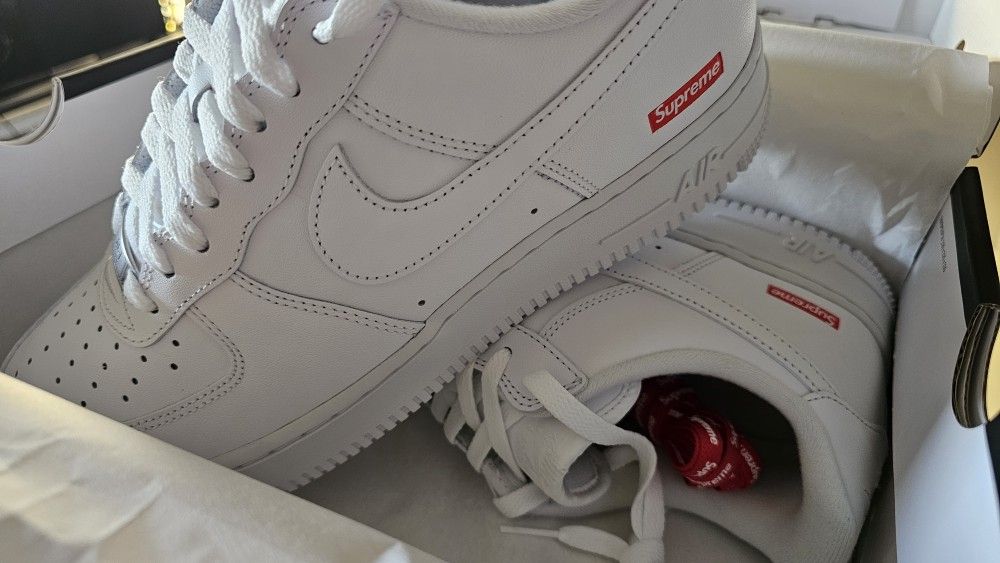 Supreme x Air Force 1 Low "Box Logo"