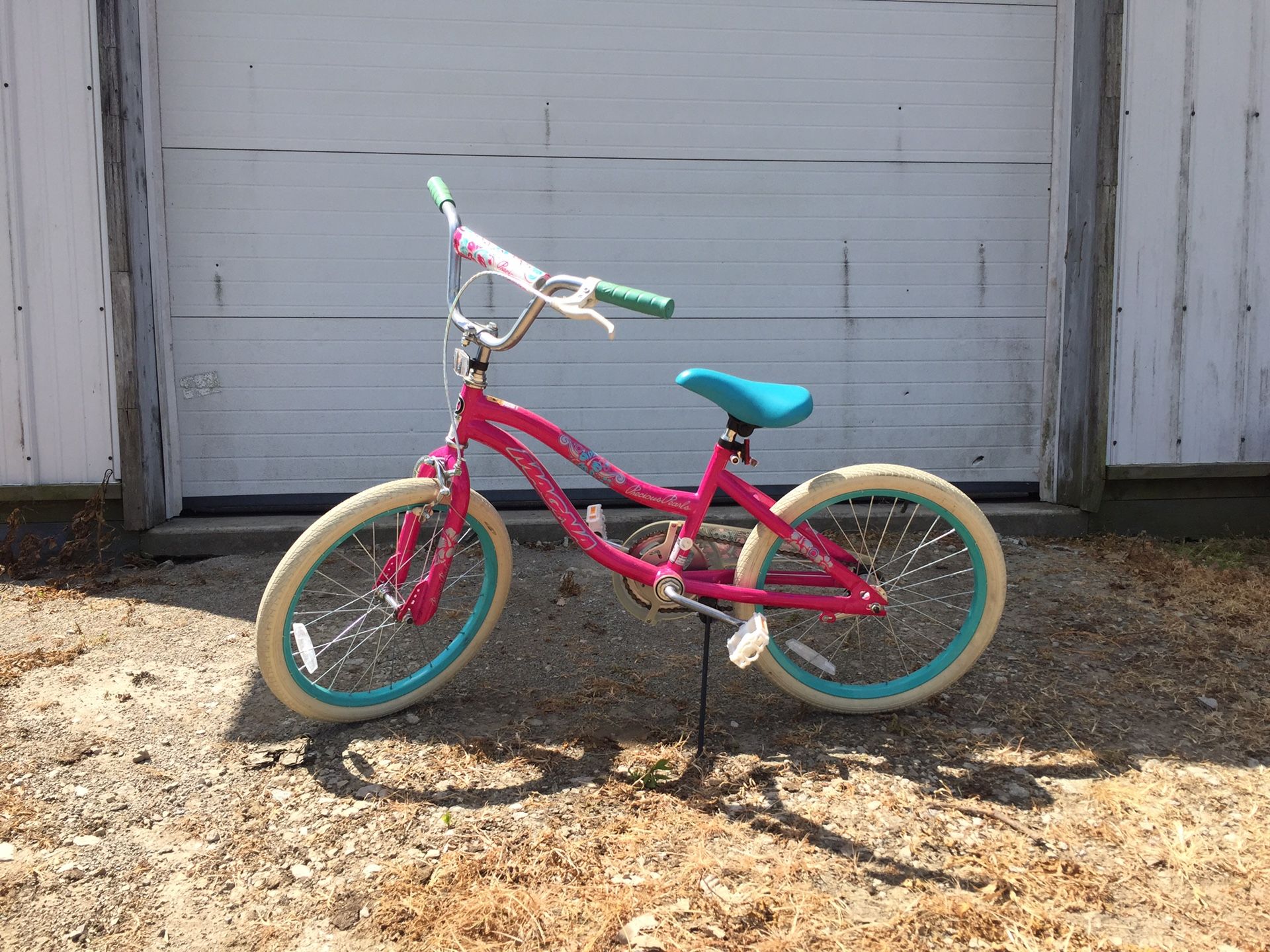 Magna girls 20” bike