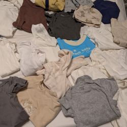 Like New 100 Pieces Of Little Baby Boys Clothes ( Only Used 1 Or 2 Times ). 