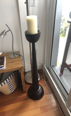 Candle holder with candle wood
