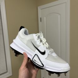 Nike Men's Force Zoom Trout 9 Pro Metal Baseball Cleats