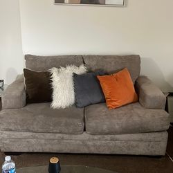 Love seat for sale !