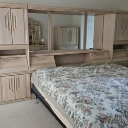 Bedroom Set, King Bed, Serta Motionessential Adjustable Foundation with remote.