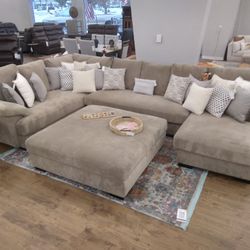 🥰💥MASSIVE FAMILY SECTIONAL 👪 12M SAME AS CASH, INTEREST FREE, DELIVERY & SHIPPING OPTIONS 🚚