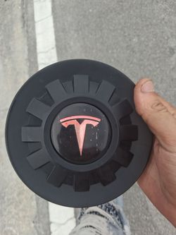 Tesla tire cap used