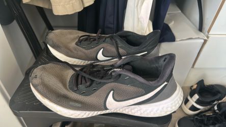 Nike Renew Run 4 size 10.5