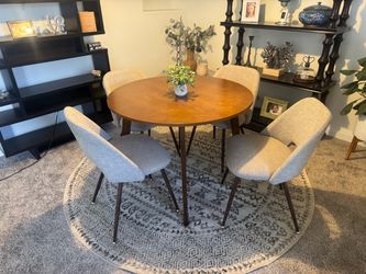 Breakfast table and 4 chairs