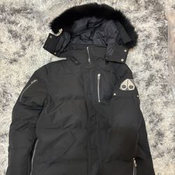 Moose Knuckles Puffer Size Large Brand New