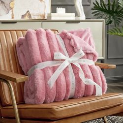 New Cozy Bliss Faux Fur Throw Blanket 
