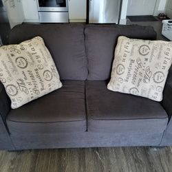 Ashley Furniture Darcy Couch And Loveseat 