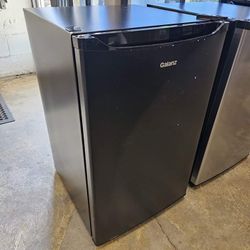 Black galanz mini fridge

$140 FIRM