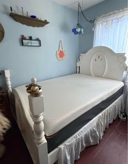 Nectar Premier Queen Memory Foam Mattress – Like New