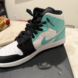 Jordan 1 MID - Tropical Twist / White / Black