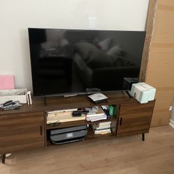 New/unboxed George Oliver TV Stand - Wood Oak