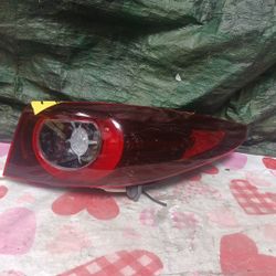 2019-23 Mazda 3 Right Tail Light 