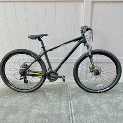 Northrock XC27 Mountain Bike Shimano Suntour 17.5” Medium