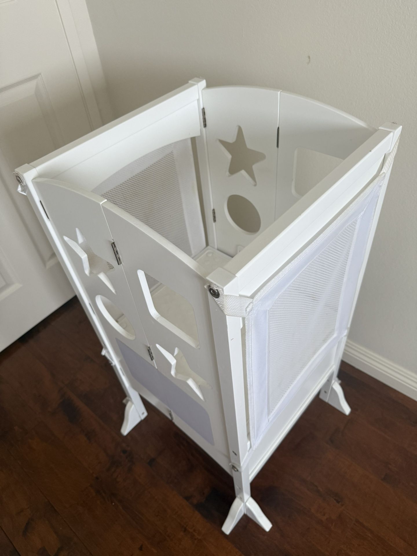 Classic Kitchen Helper -Foldable Toddler Tower