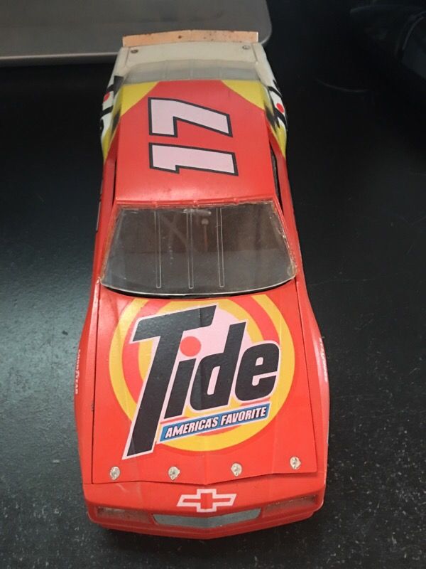 NASCAR #17 Darrell Waltrip Tide car plastic model