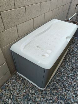 Rubbermaid 120 gal Deck Box
