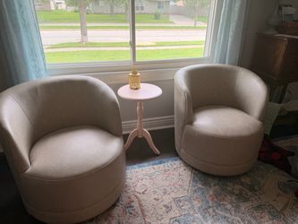 Set of swivel chairs