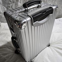 Rimowa Classic Cabin Luggage 