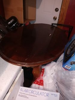 Coffee Table. 15 dlrs 