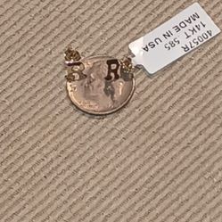 14k Gold R Stud Earrings 
