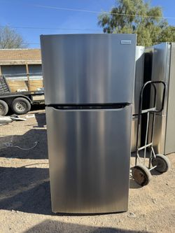 FRIGIDAIRE REFRIGERATOR 