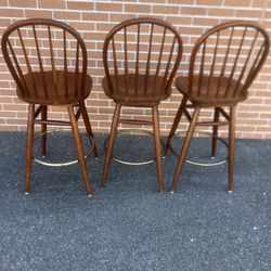 Ethan Allen Bar Stools Set of 3  Chairs Full Swivel  With Foot Rest. 3 elegant and stunning chairs that are Used in good condition with some cosmetic 