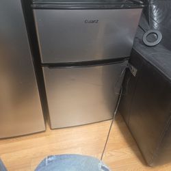 Galanz Mini Fridge 
