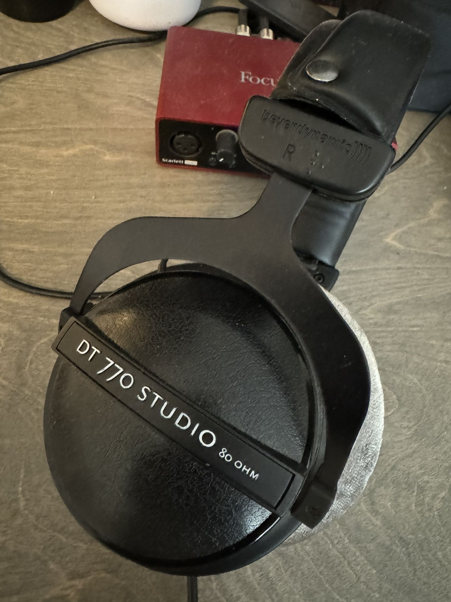 DT 770 STUDIO headphones 