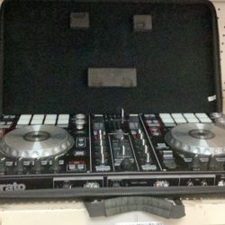 Pioneer DDJ-SB3 Controllers 
