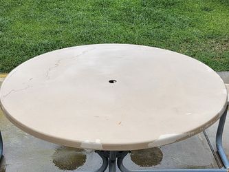 Table with round bench seats