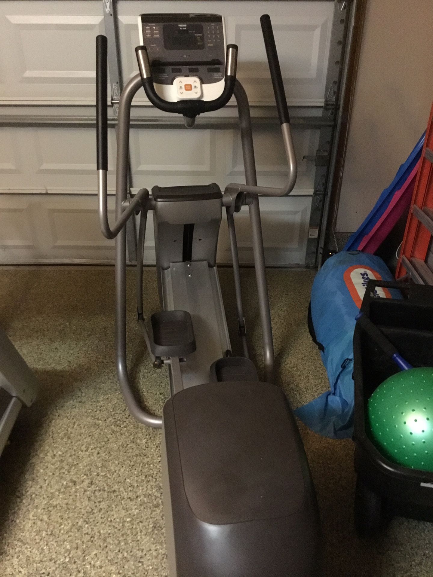 Precor 5.35 Elliptical Fitness Crosstrainer
