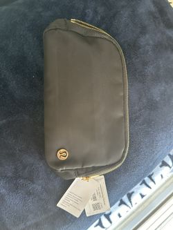 Lulú Lemon Belt Bag