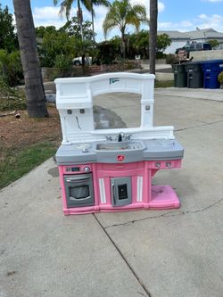 Step 2 kitchen