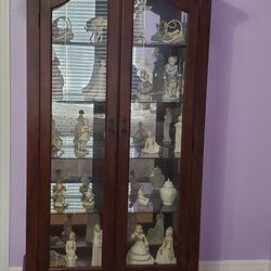 Beautiful Curio Cabinet 