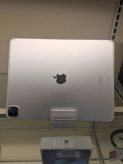 Apple a2764 iPad pro 6th generation 256gb