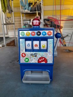 M & M's Small Mechanical Slot Machine Candy Dispenser w/Lights & Sounds. L@@K!