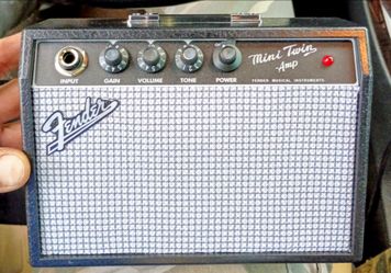 WAY COOL FENDER MINI TWIN AMP