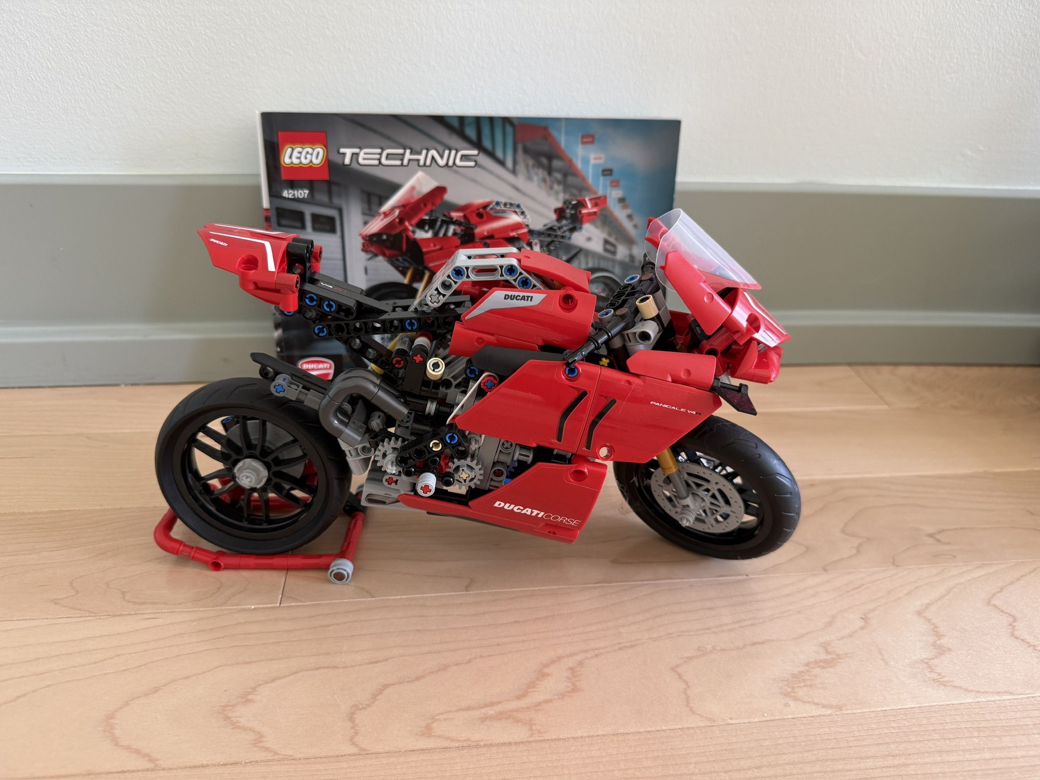 Lego Ducati Panigale V4 R