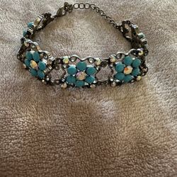 Vintage Style Filigree Floral Bracelet - Turquoise & AB Crystal - Silver Tone
