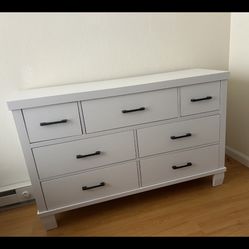 Perfect Condition dresser